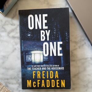 'One by One' Book - Frieda McFadden